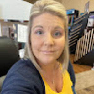 Meet your Posher, Loriann